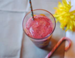 Smoothie aux fruits congelés