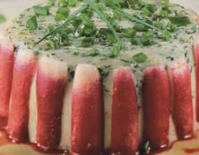 Mini charlotte de radis roses, fromage frais aux herbes fines, vinaigrette à la framboise