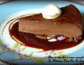 Flan au chocolat noir et sauce caramel-chocolat