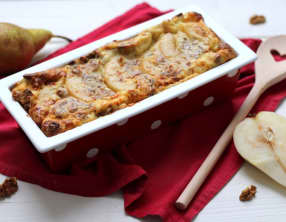 Clafoutis aux poires, roquefort et noix