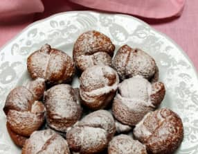 Beignets-nœuds luxembourgeois