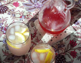 Sirop de rhubarbe maison