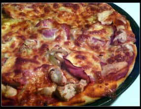Pizza poulet, bacon, oignon