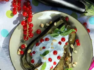 En juin, les groseilles passent à table