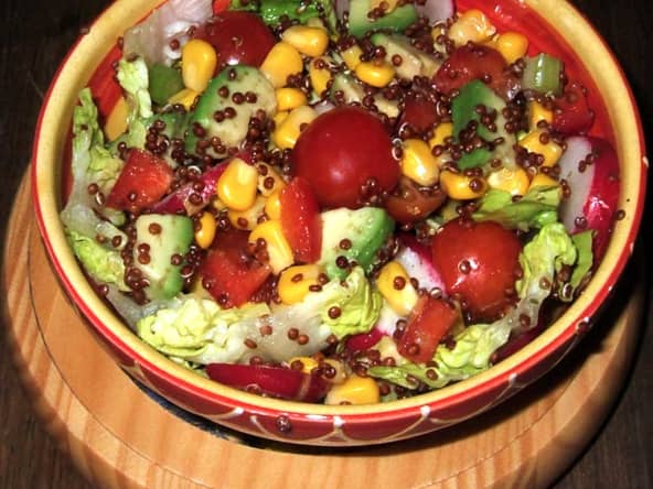 Salade au quinoa rouge