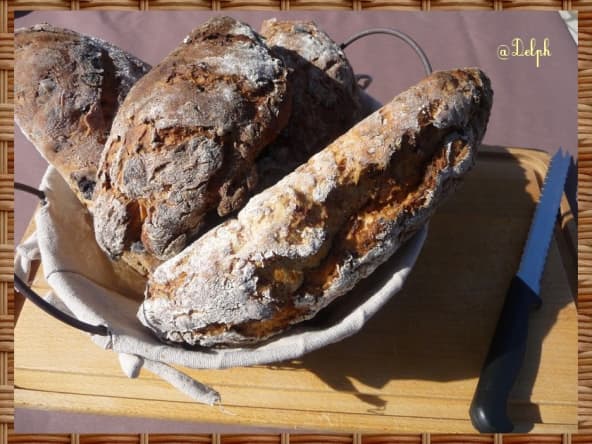 Recettes de pains maison aux olives oignons et au jambon oignons