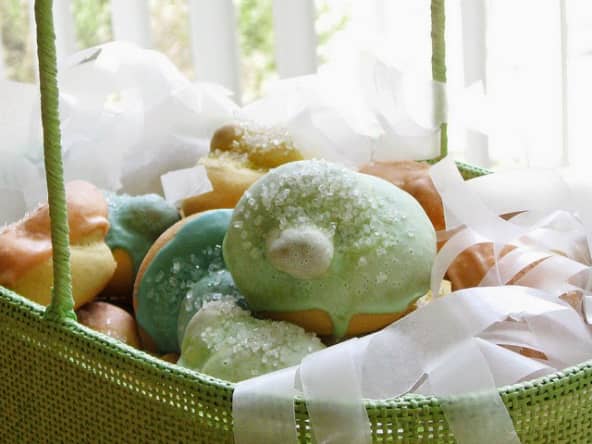 Biscuits de Pâques italiens en forme de noeuds-rubans