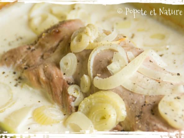 Filet mignon de porc aux oignons et au lait