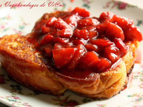 Brioche perdue aux fraises poêlées