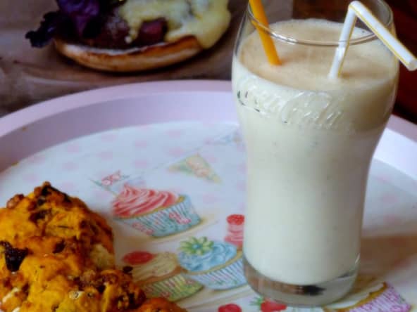 Goûter américain: cookies à la courge et chocolat blanc, milkshake à la banane