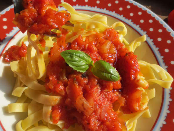 Tagliatelle, Sauce aux Tomates Fraîches, « tout fait maison »