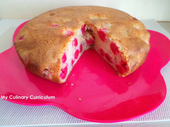 Gâteau aux cerises bigarreaux au sirop