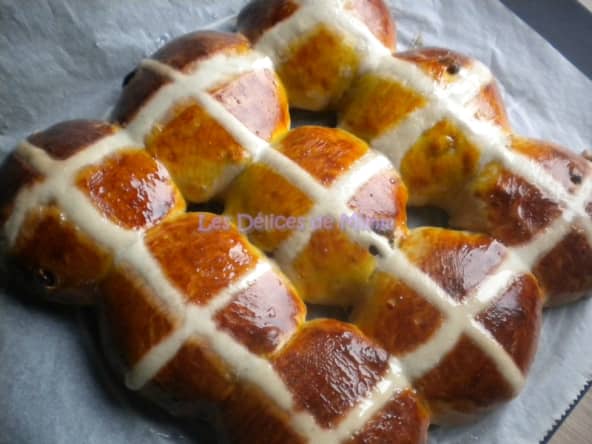 Hot cross buns