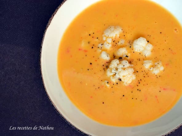 Soupe au chou-fleur, aux 3 poivrons et mascarpone