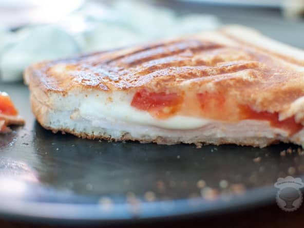 Croque poulet tomate mozza