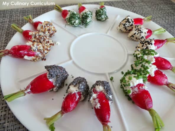 Tapas de radis aux herbes et aux graines