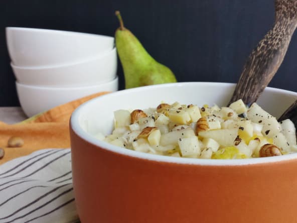 Salade d'endives aux poires, noisettes et comté
