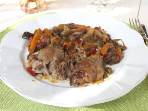 Confit d’agneau aux petits légumes relevé au piment d’Espelette 