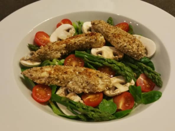 Salade printanière de poulet au sésame