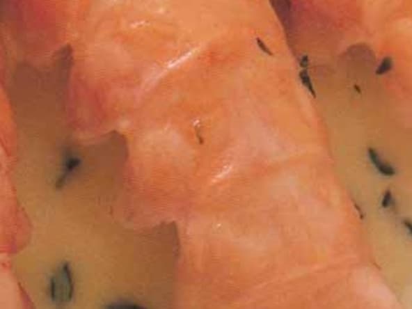 Queues de langoustines en salade poêlées, brunoise de légumes au Porto et pêches croquantes