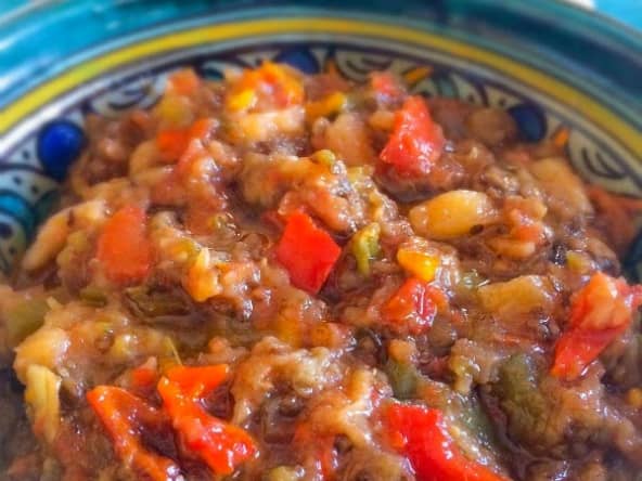 Salade aux aubergines et poivrons grillés à la mélasse de grenade
