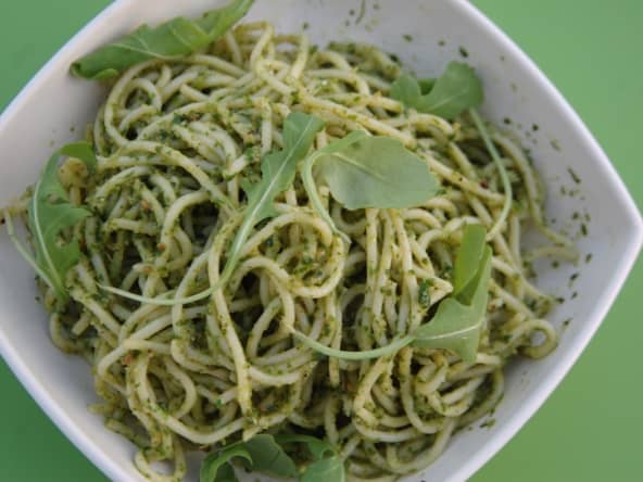 Spaghettis au pesto de roquette