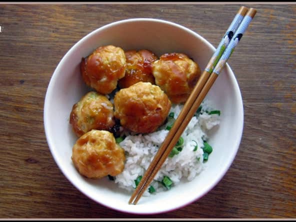 tsukune glacés à la sauce terriyaki et riz vinaigré