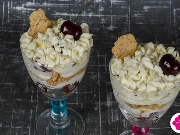 Verrines cerises façon crumble