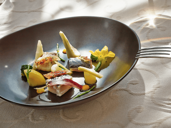 Boui-abaisso de Chef avec ses petits légumes et son consommé de roche