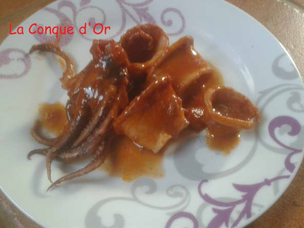 Calmar à la sauce tomate