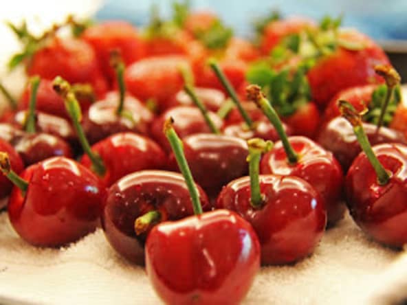 Tarte aux cerises au naturel avec noyaux