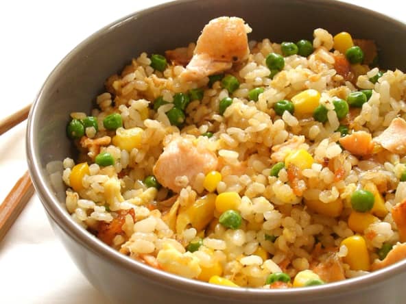 Riz cantonais au saumon