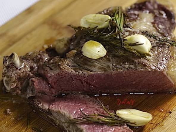 Côte de boeuf basse température au four, à l'ail thym et romarin