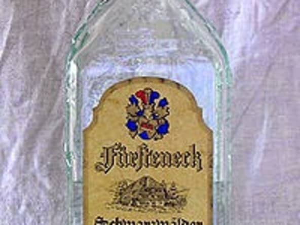 Kirsch, liqueur aux noyaux de cerises