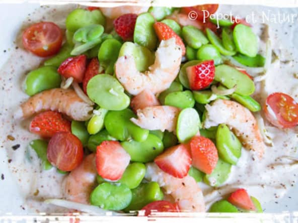 Salade de fèves aux fraises et aux crevettes sauce coco