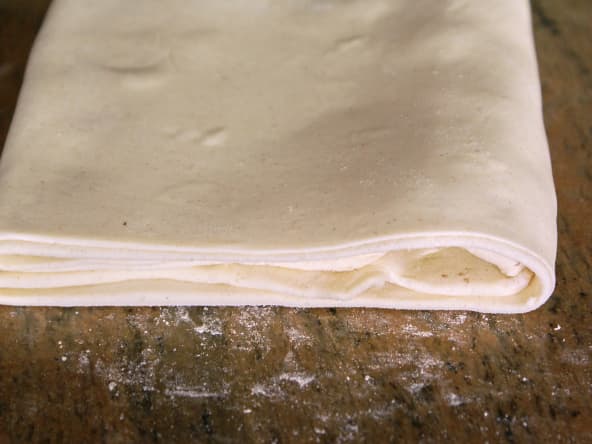 La pâte feuilletée à 4 tours - le tourage en croix double