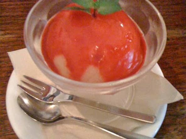 Pêche melba aux fruits frais à la manière du Chef Auguste Escoffier