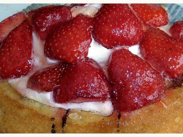 Charlotte aux fraises bavaroise, façon pâtissier