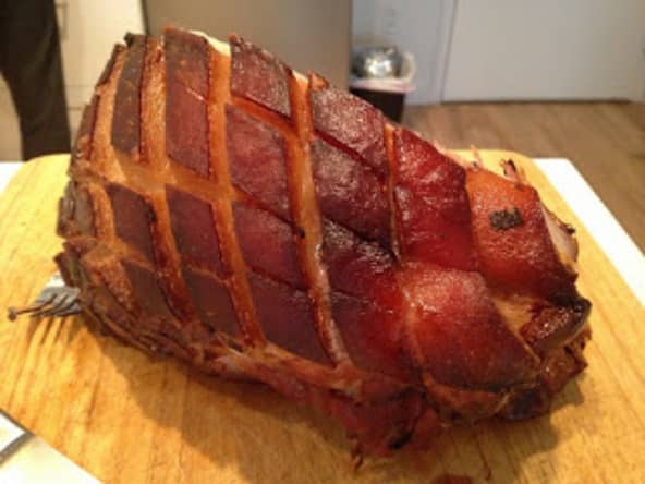 Jambon à la broche, aux herbes, à la bière, au whisky, citron, ananas