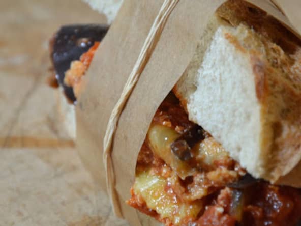 Panino di melanzane alla parmigiana