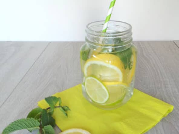Eau désaltérante aux deux citrons