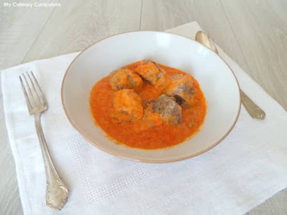 Boulettes de bœuf épicées et sauce tomate maison
