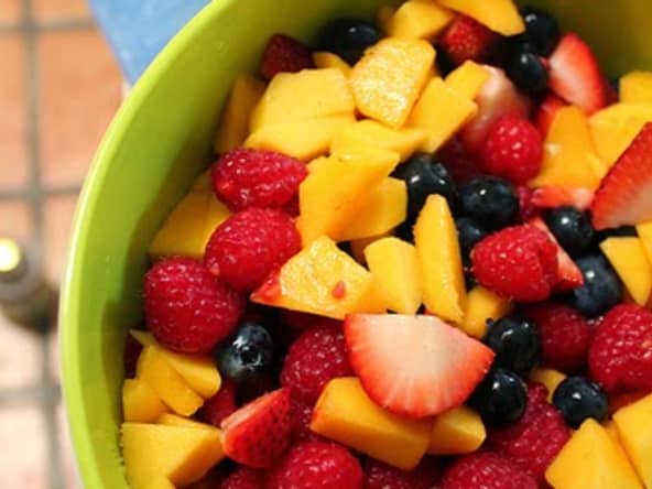 Salade de fruits de saison, fraîche et parfumée