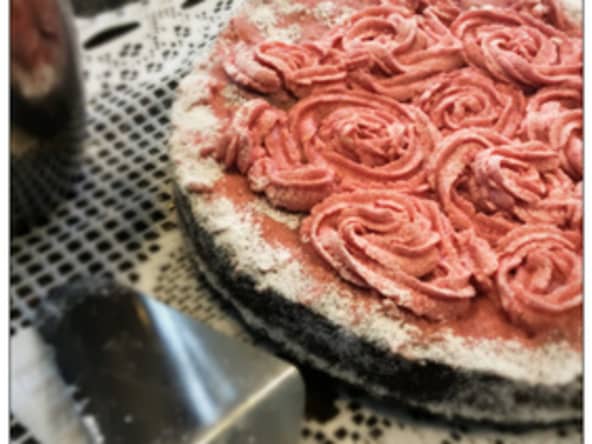 Gâteau basque aux cerises noires