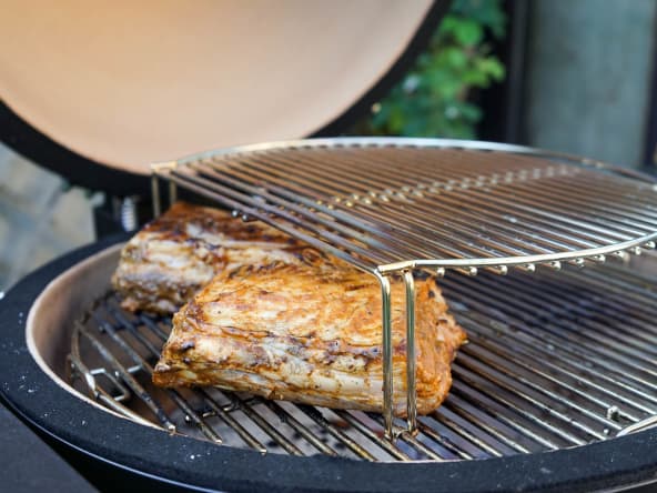 Travers de porc au Kamado Joe