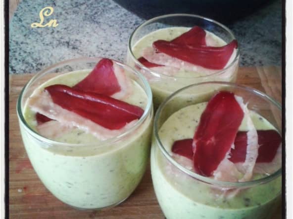 "Gaspacho" de petits pois à la menthe et magret de canard séché