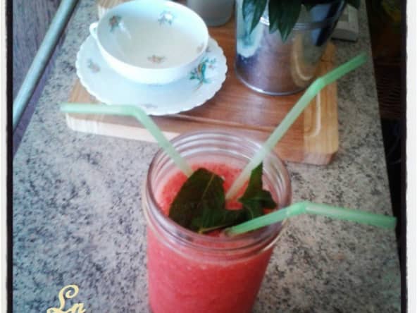 Smoothie watermelon et fleur d'oranger, menthe : pour bien s'hydrater par temps de canicule