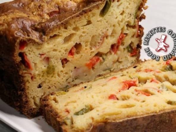 Cake aux tomates, à la mozzarella et au basilic