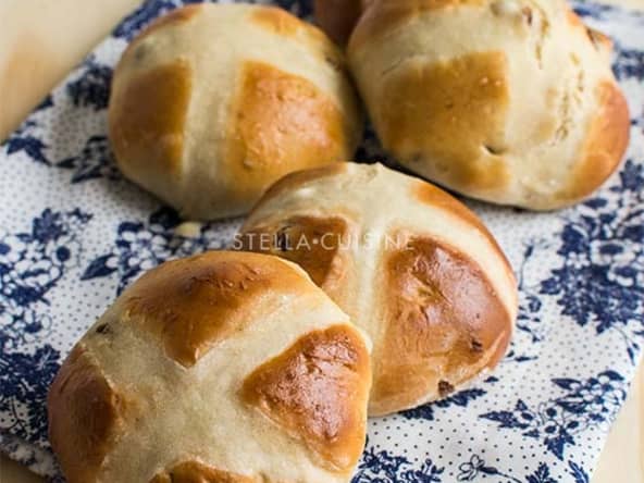 Hot cross buns