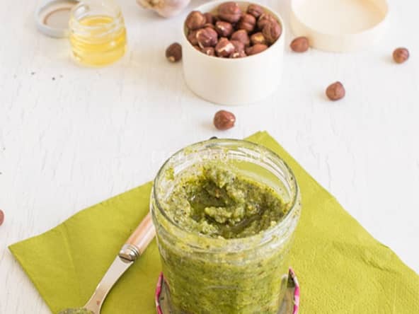 Pesto d'herbes aux noisettes
